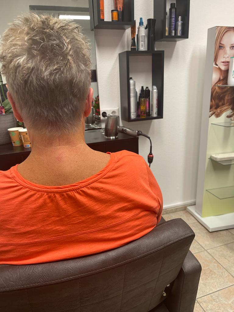 Frisur Salon Erika Denzlingen kurz